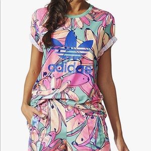 Adidas Women Originals Bananas
Boyfriend Trefoil Tee #AJ8144